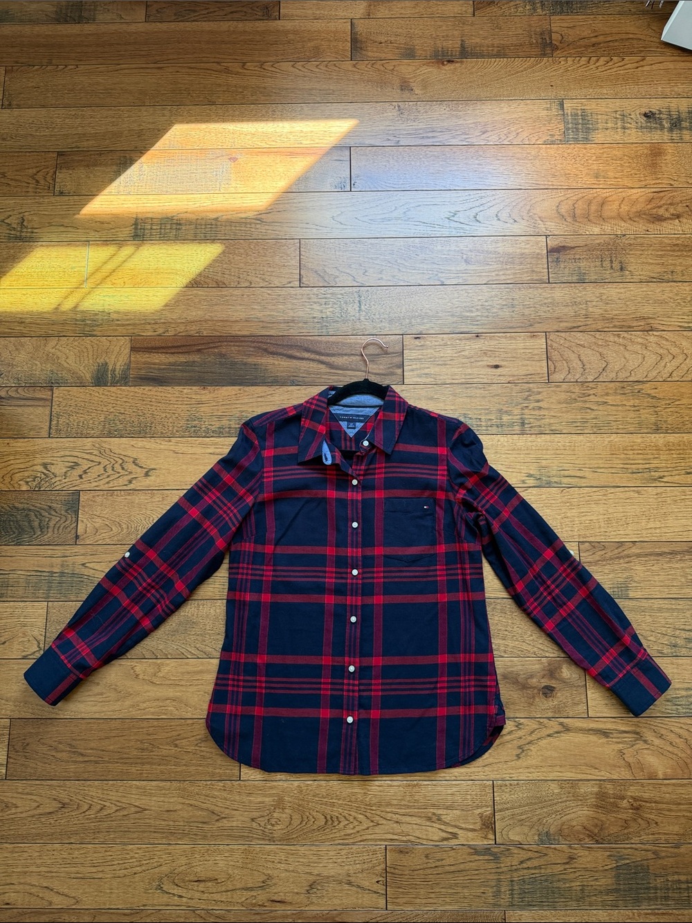 Tommy Hilfiger Women’s Red & Navy Plaid Button-Up Shirt S